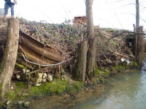3 mètres de remblais/déchets sur la zone inondable du Grumbach
