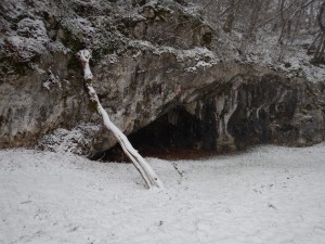 La grotte d’Oberlarg, à proximité de la source de la Largue